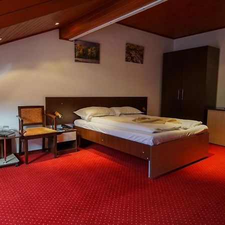 Vila Trandafirul Si Liliacul Otel Căciulata Dış mekan fotoğraf