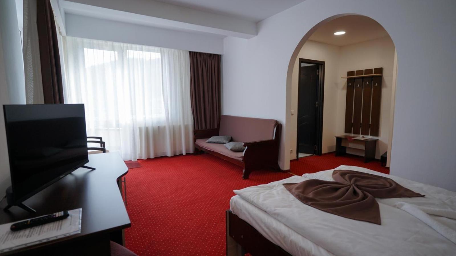 Vila Trandafirul Si Liliacul Otel Căciulata Dış mekan fotoğraf