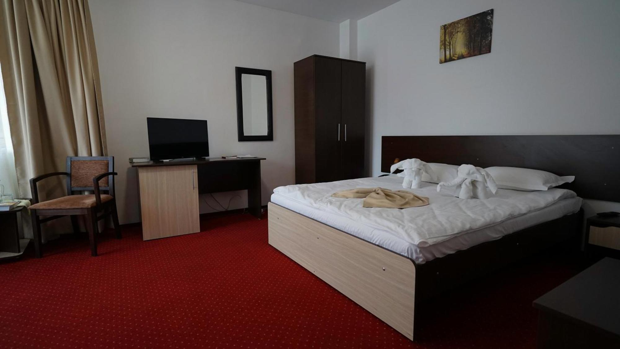 Vila Trandafirul Si Liliacul Otel Căciulata Dış mekan fotoğraf
