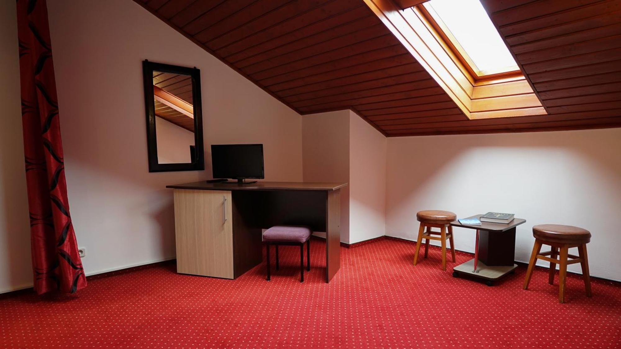 Vila Trandafirul Si Liliacul Otel Căciulata Dış mekan fotoğraf