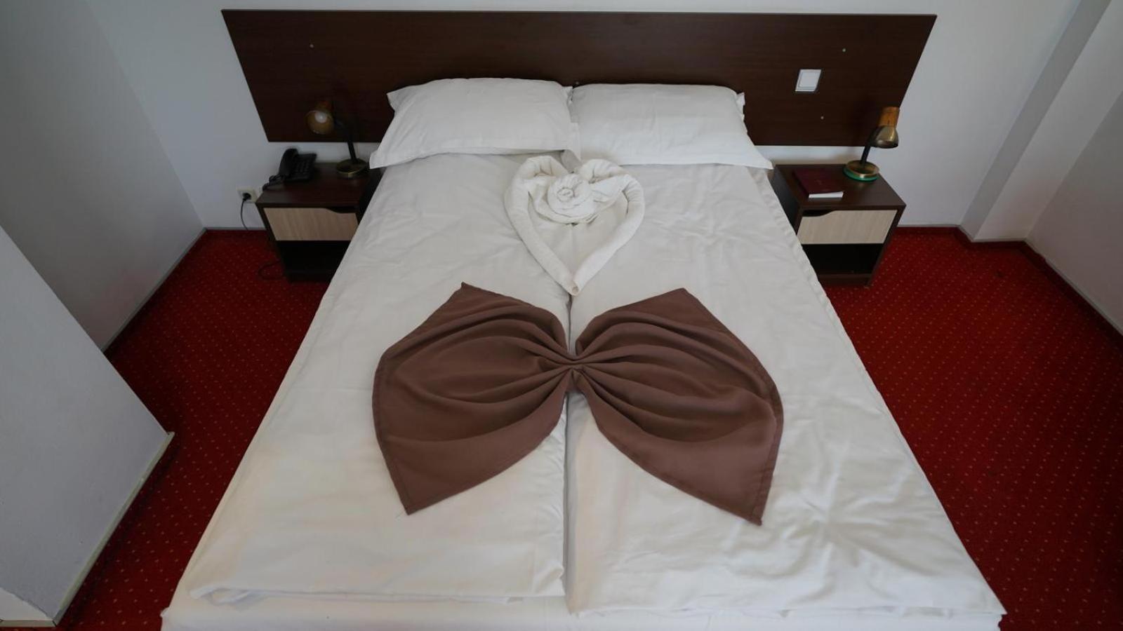 Vila Trandafirul Si Liliacul Otel Căciulata Dış mekan fotoğraf