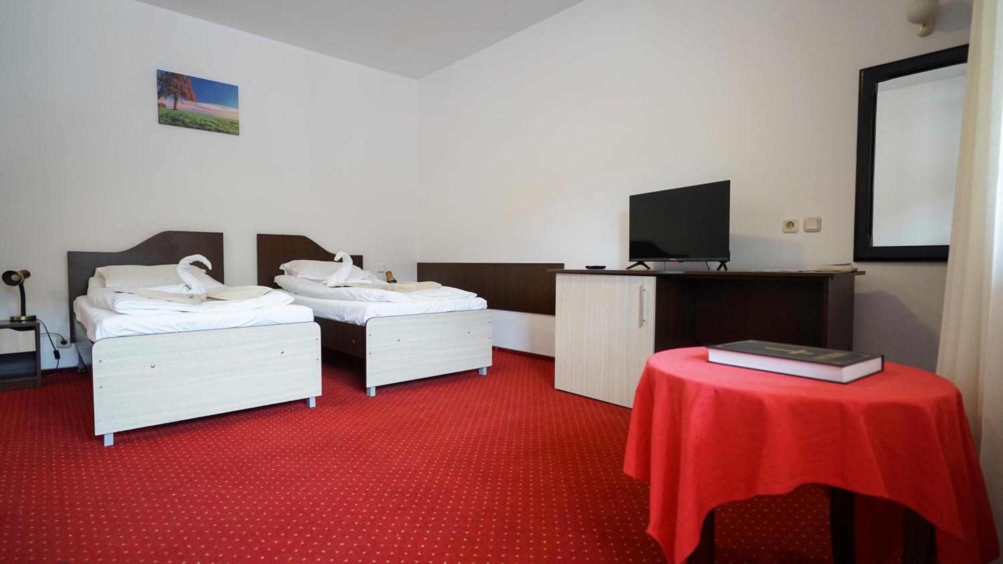 Vila Trandafirul Si Liliacul Otel Căciulata Dış mekan fotoğraf