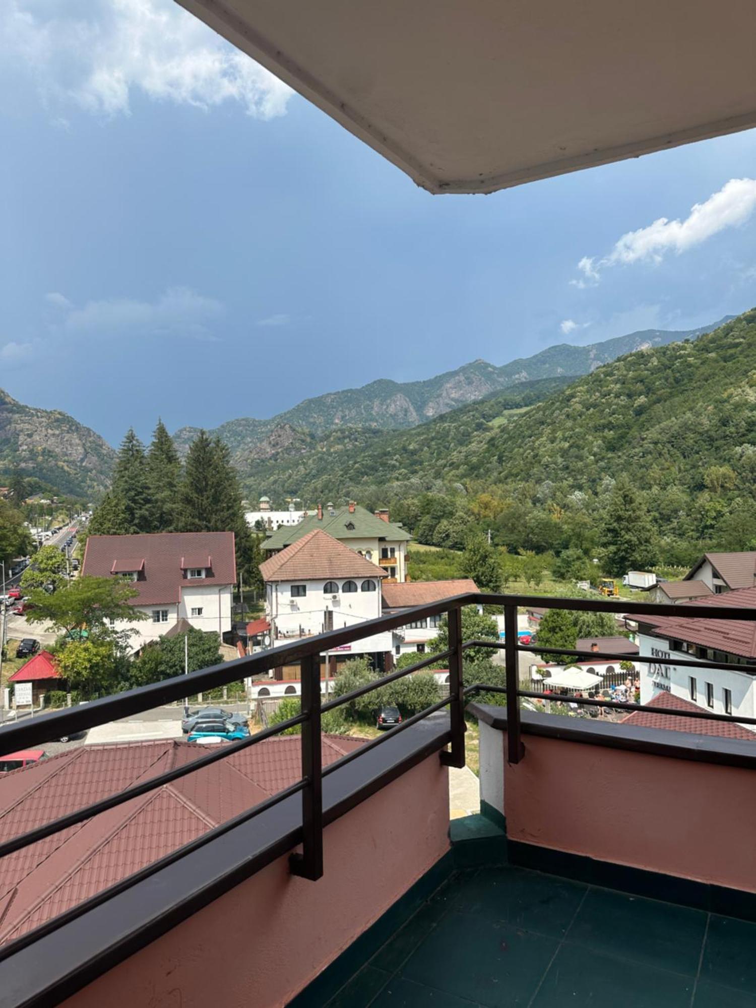 Vila Trandafirul Si Liliacul Otel Căciulata Dış mekan fotoğraf